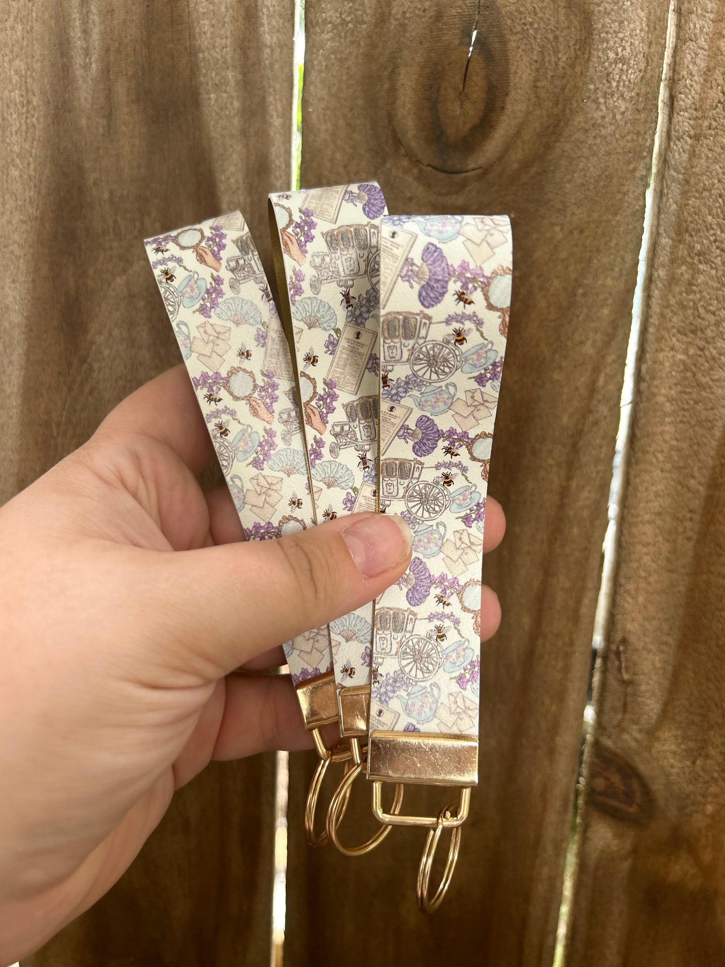 Bridgerton Carriage Keyfob - Exclusive TPD Design