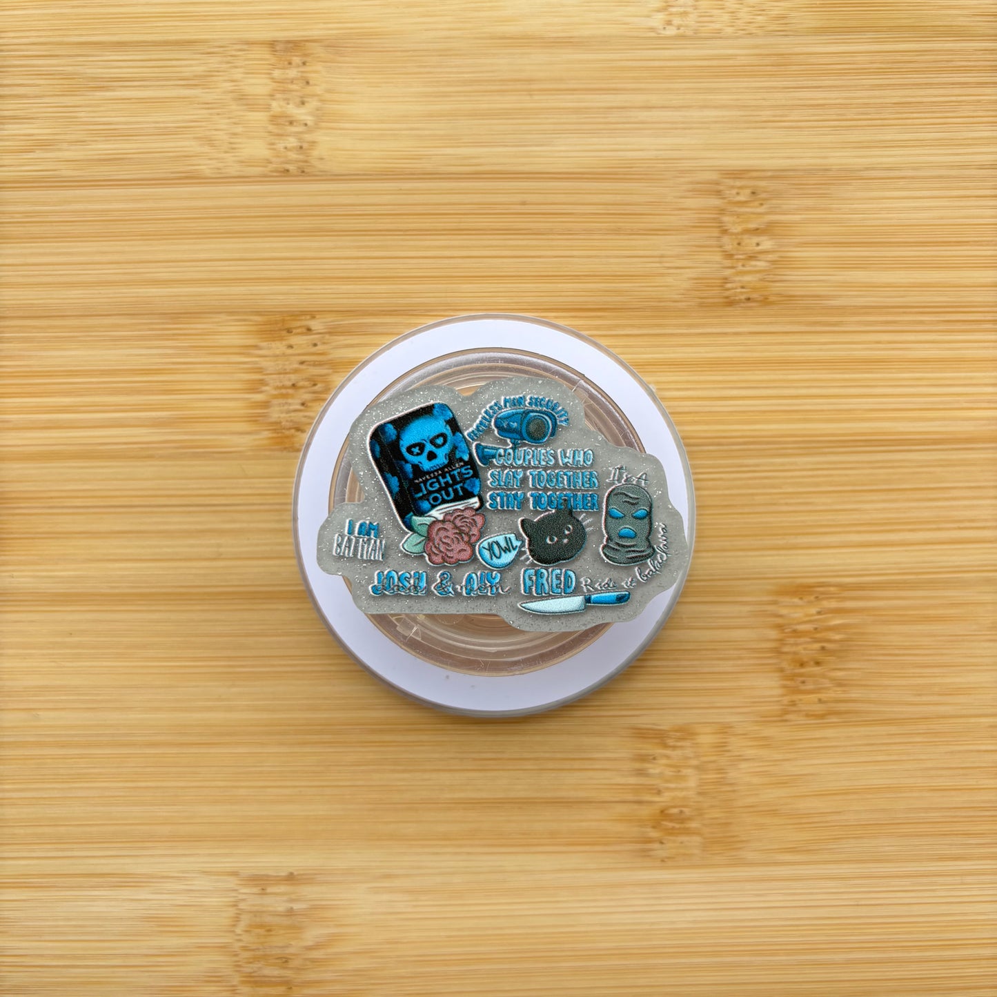 Lights Out Magnetic Grip | Kindle & Phone Holder, Compatible With MagSafe Devices