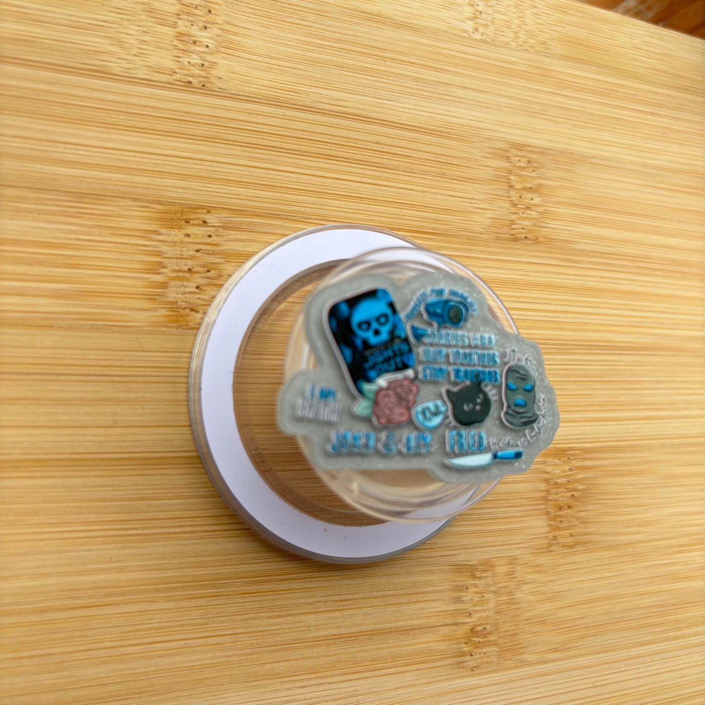 Lights Out Magnetic Grip | Kindle & Phone Holder, Compatible With MagSafe Devices