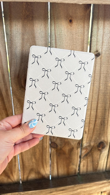 Magnetic Removable Cover 4-in-1 Kindle Case - Coquette Bows & Pearls